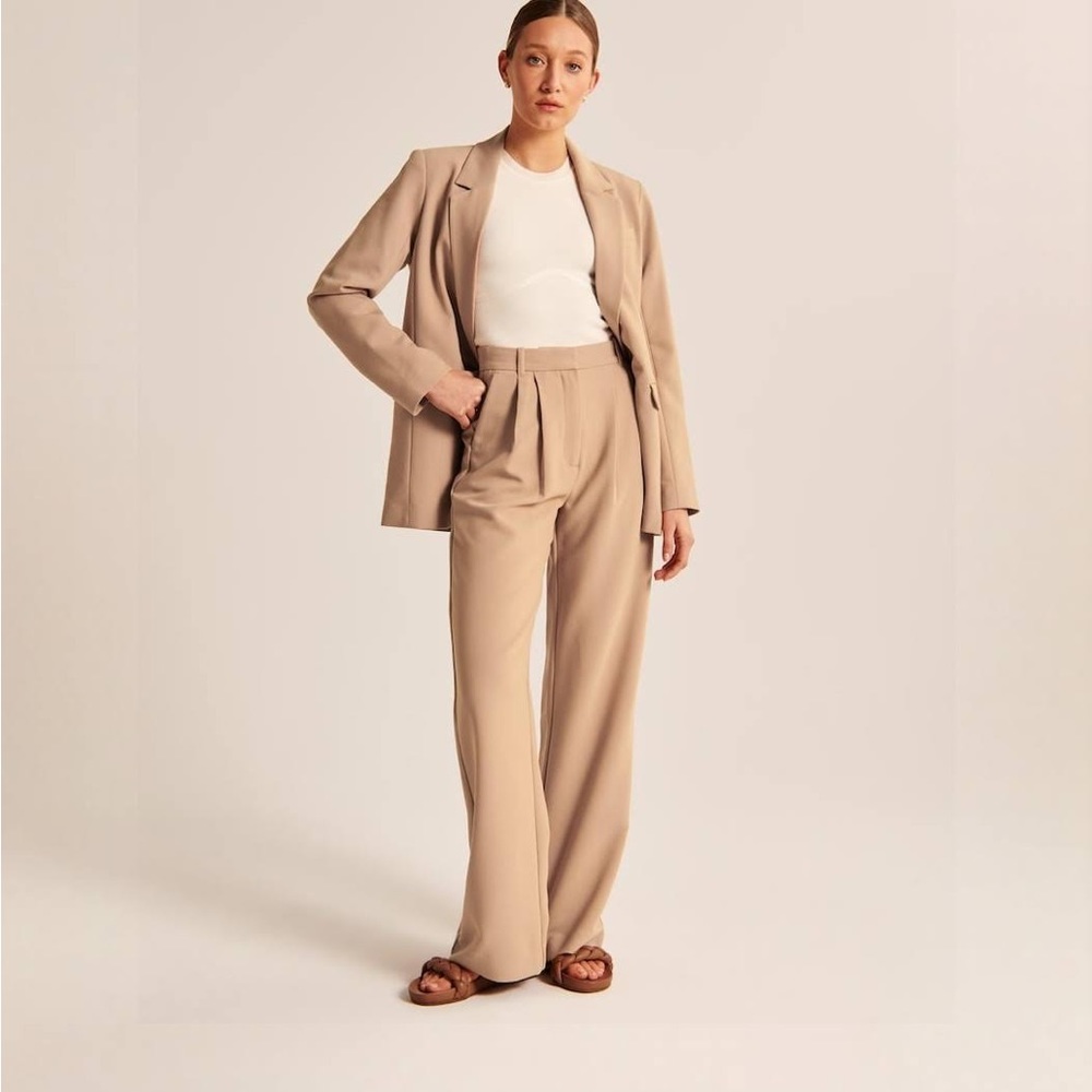 BNWT Taupe Sloane Abercrombie & Fitch Wide Legged Trousers